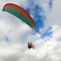 Paragliding a balón vo vzduchu